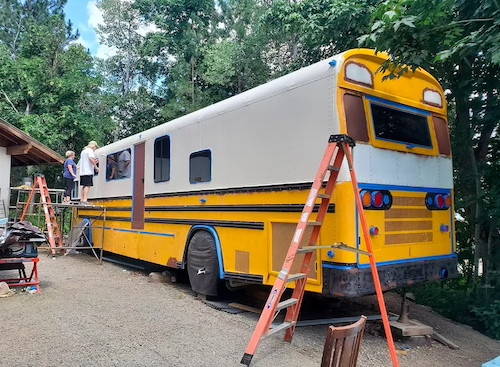 Un bus transform&eacute; en tiny house