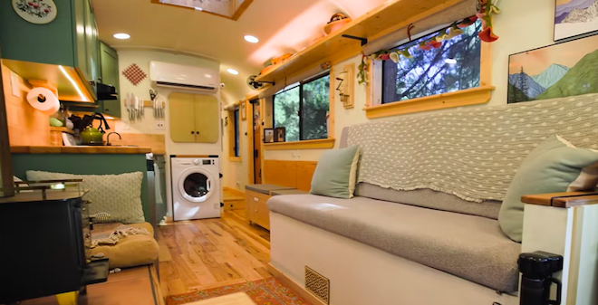 Un bus transform&eacute; en tiny house