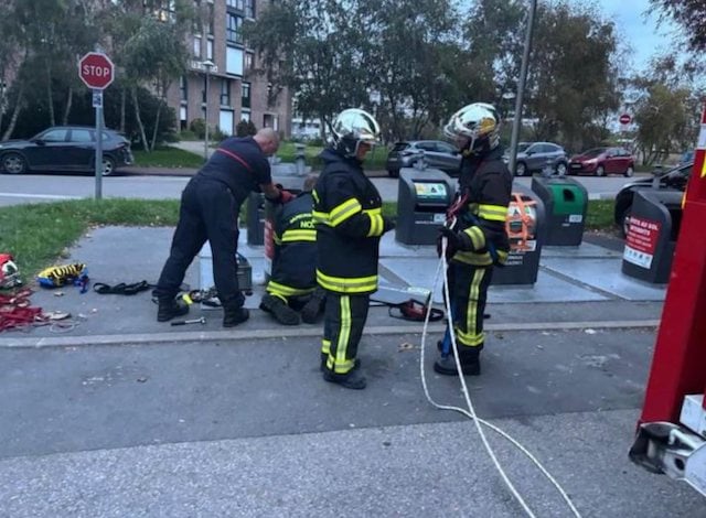 Les pompiers en plein sauvetage