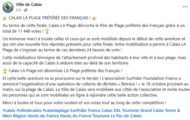 le post de la ville de Calais sur la plage