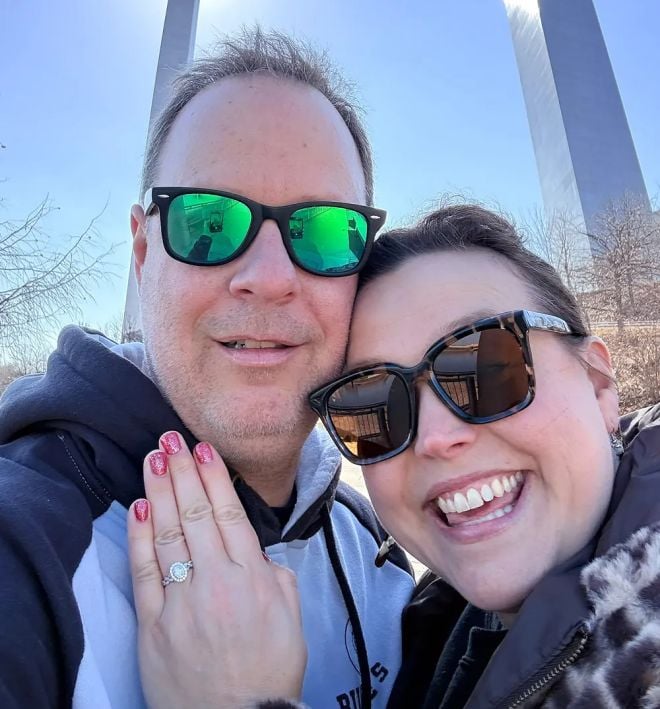Bryan et Alison sont fianc&eacute;s