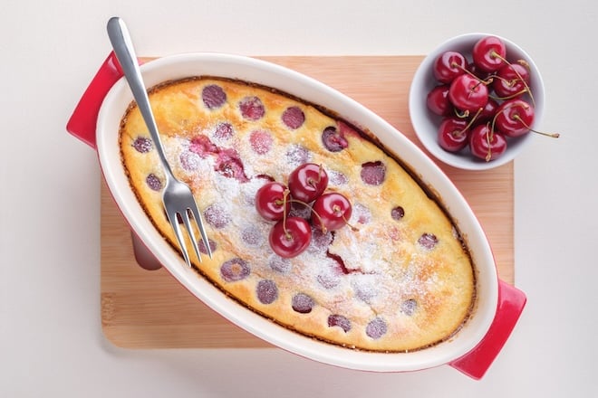 un clafoutis aux cerises
