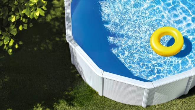 une piscine de jardin