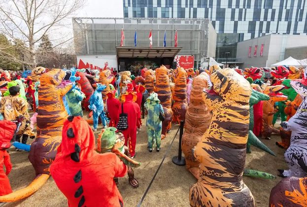 Photo montrant le rassemblement de dinosaures &agrave; l'Universit&eacute; de Calgary, au Canada