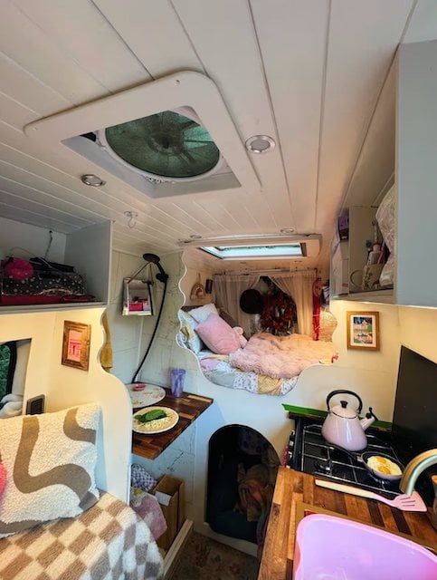 Le van am&eacute;nag&eacute; de Heidi Elliott