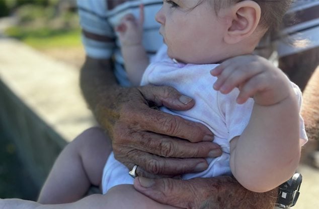 Charles et sa petite-fille Isla