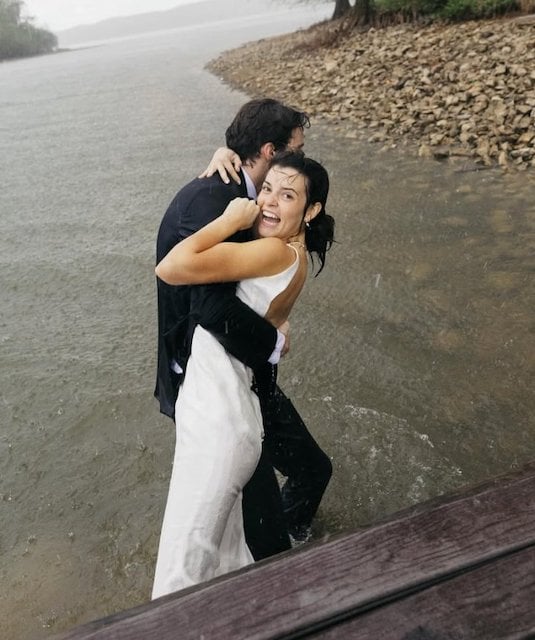 Faith et Thad Barrington le jour de leur mariage