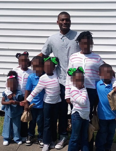 Shamar Elkins et ses enfants 