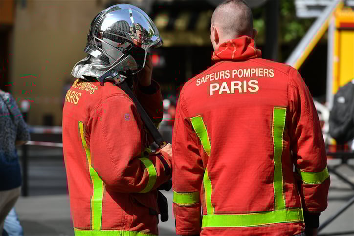 Des pompiers