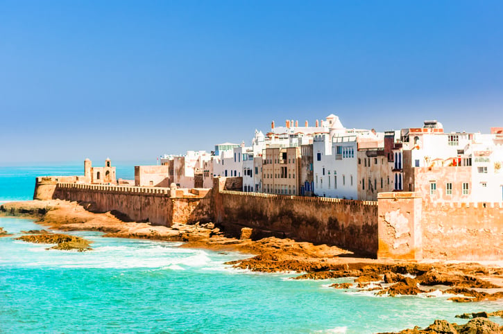 Une ville marocaine en bord de mer