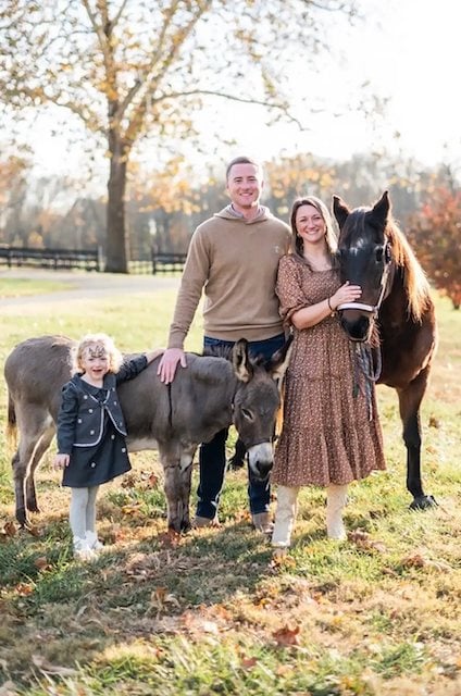 Paige, son &eacute;poux, sa fille, Fancy et Rosie
