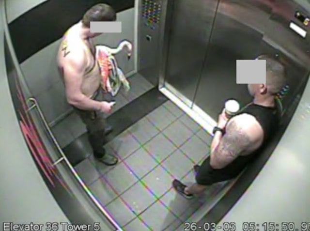 Capture d'&eacute;cran montrant le touriste attraper le flm