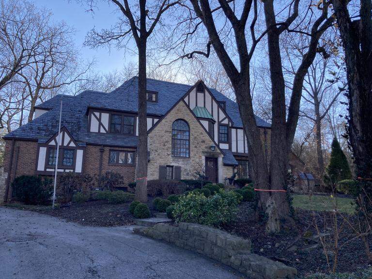 Une maison Tudor bient&ocirc;t d&eacute;molie