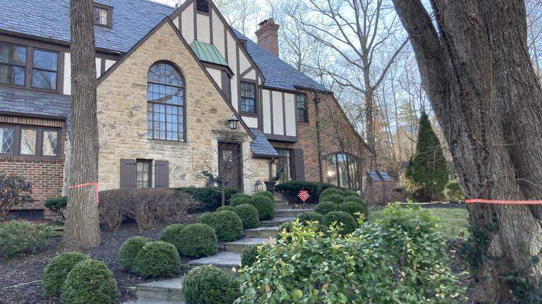 Une maison Tudor bient&ocirc;t d&eacute;molie