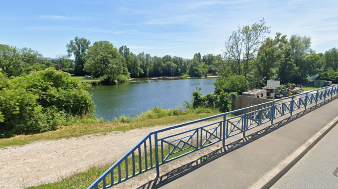 Le canal de l'Isle-sur-le-Doubs