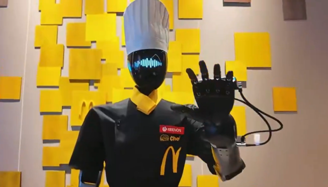 Un robot humano&iuml;de chez McDonald's