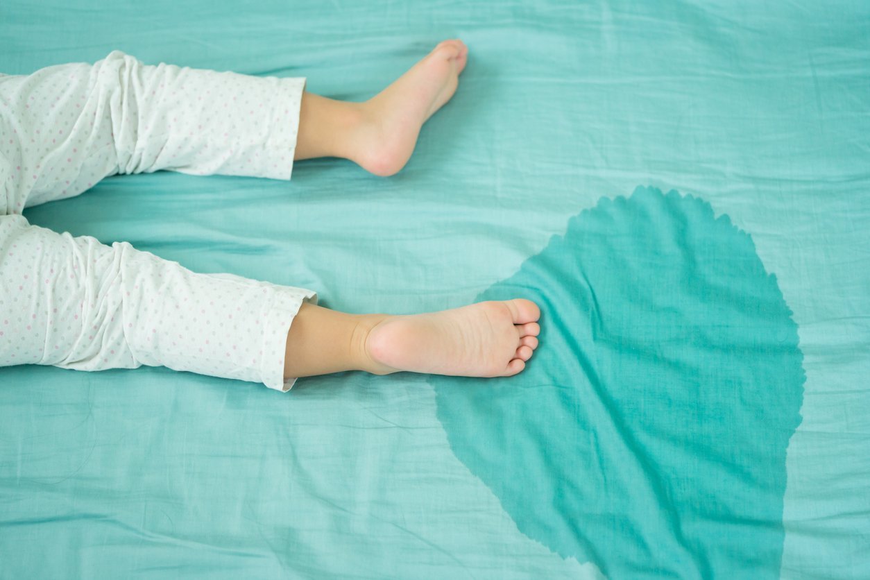 Une Toulousaine crée un pyjama absorbant pour les enfants qui font pipi au  lit - Le Parisien