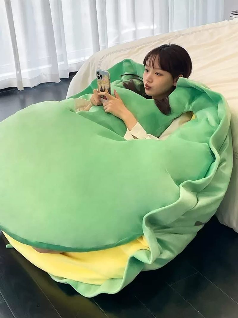 Ce coussin carapace de tortue est parfait pour faire la sieste partout