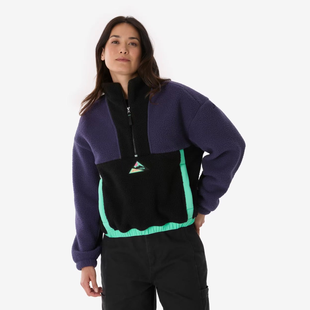 La polaire de randonnée femme édition limitée 50 ans de Decathlon, en violet nuit
