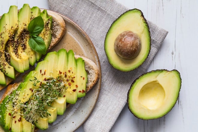 tartines de pain et avocat