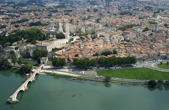Avignon vue a&eacute;rienne