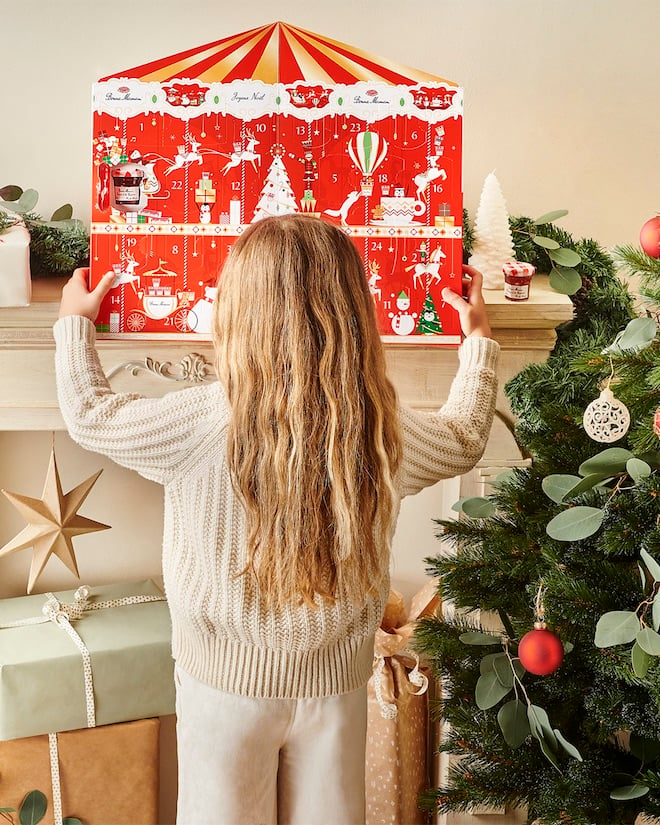 Embarquez à bord du Carrousel de Noël Bonne Maman pour patienter