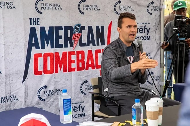 Charlie Kirk lors d'un meeting