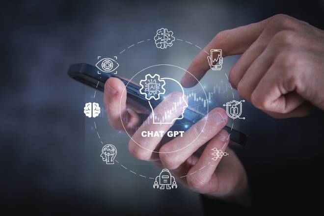 Personne utilisant ChatGPT sur un smartphone