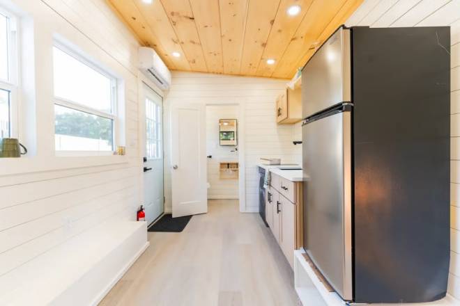 L'entr&eacute;e de la mini-maison Fairfax 20
