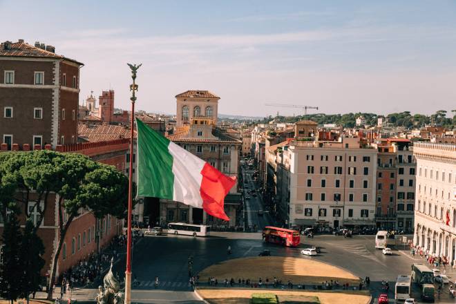 Drapeau italien &agrave; Rome