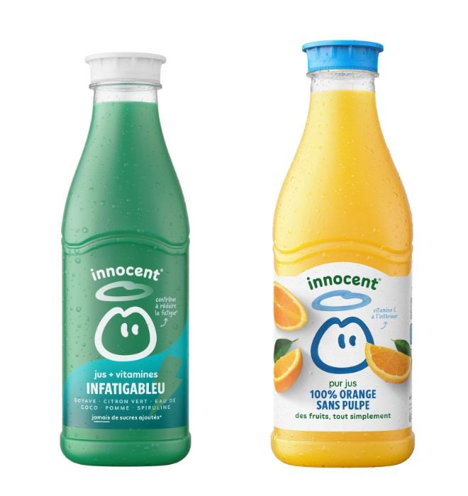deux bouteilles de jus de fruits