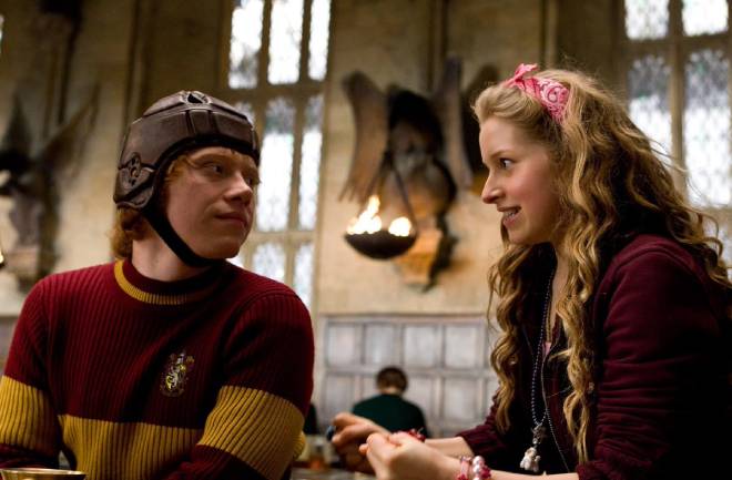 Ron Weasley et Lavande Brown dans Harry Potter
