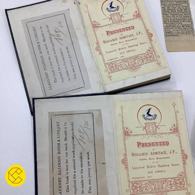 Deux livres restitu&eacute;s &agrave; la biblioth&egrave;que emprunt&eacute;s il y a 116 ans