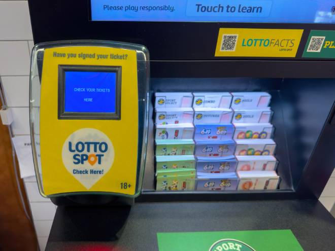 machine v&eacute;rifiant les tickets du Loto