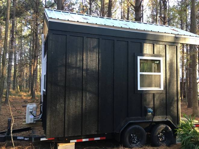 Micro cabane vue de l'ext&eacute;rieur