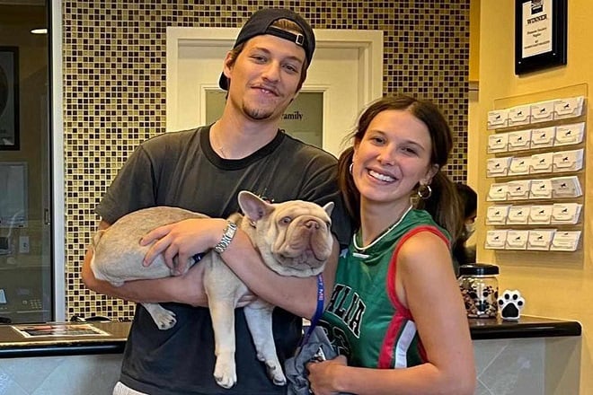 Millie Bobby Brown et Jake Bongiovi avec leur chien