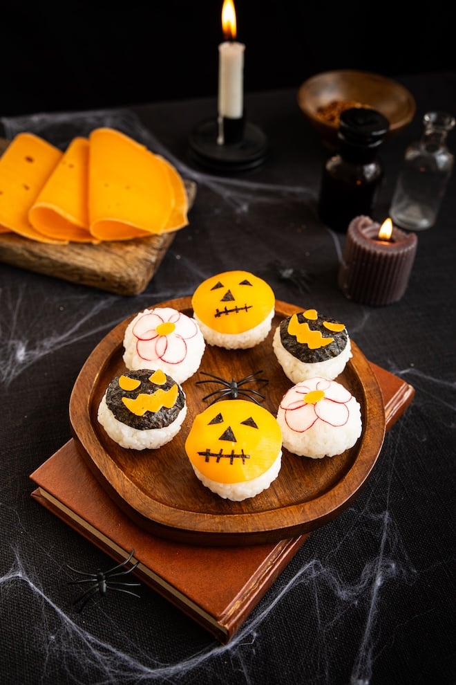 onigiris d'Halloween à la mimolette