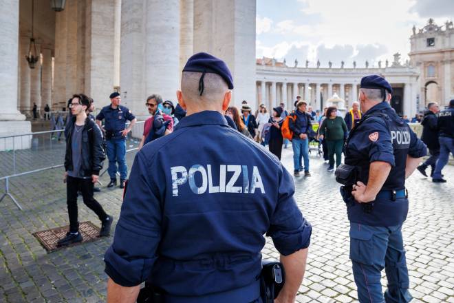 Policiers municipaux en Italie