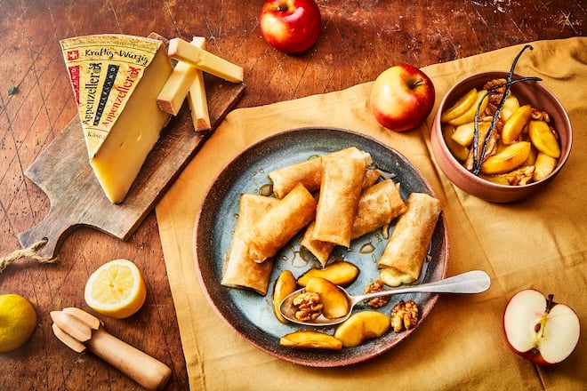 bricks croustillants au fromage et pommes caramélisées