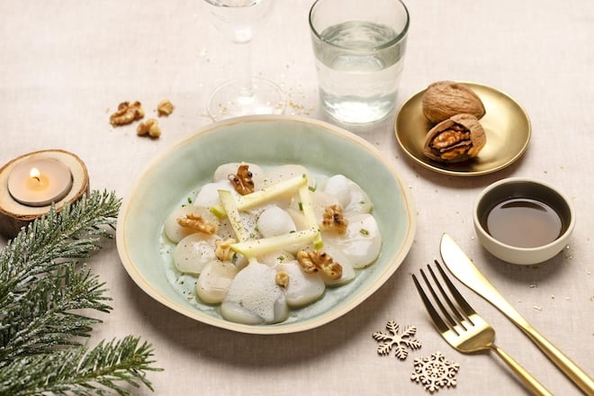 carpaccio de saint-jacques aux pommes et noix