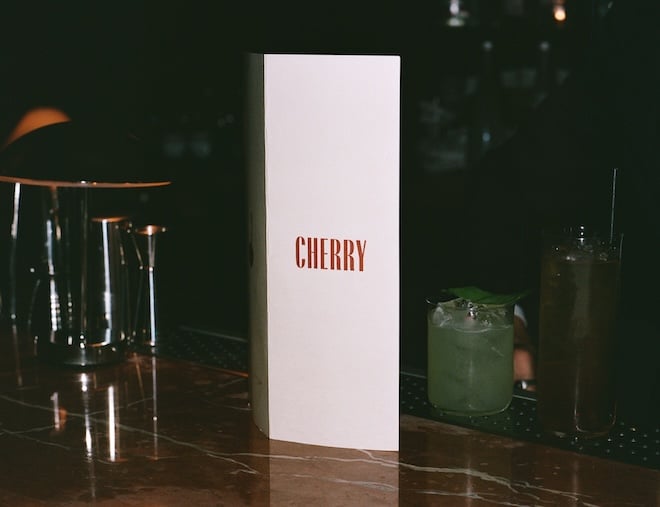 carte Cherry Paris sur un bar