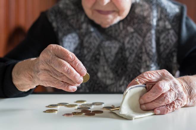 Retrait&eacute;e comptant ses pi&egrave;ces de monnaie