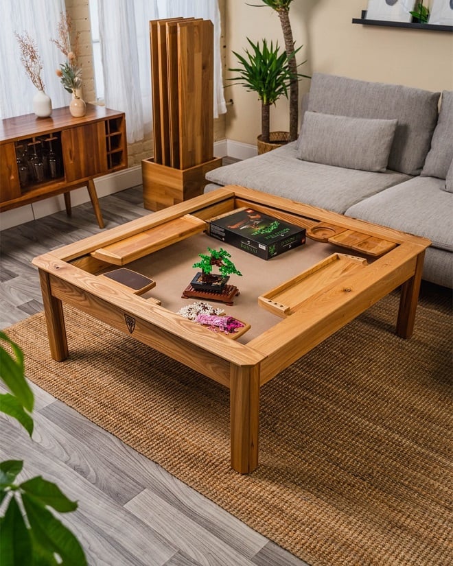 Wyrmwood invente une table de salon modulaire pour les jeux de