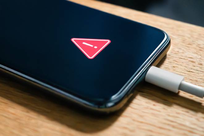 Message d'alerte de la batterie d'un t&eacute;l&eacute;phone