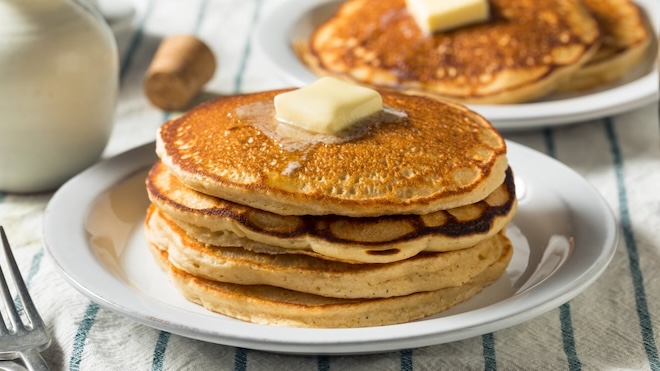 assiette de pancakes moelleux