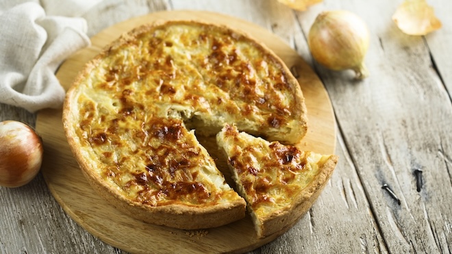 quiche aux oignons et fromage